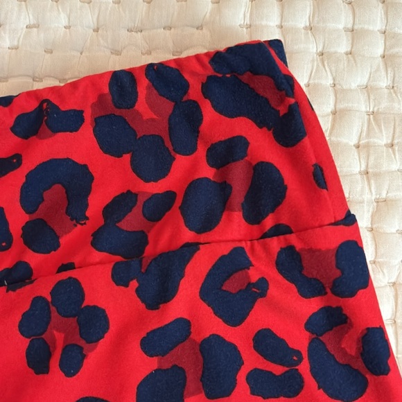 LuLaRoe Tall and Curvy Leggings - Picture 3 of 7